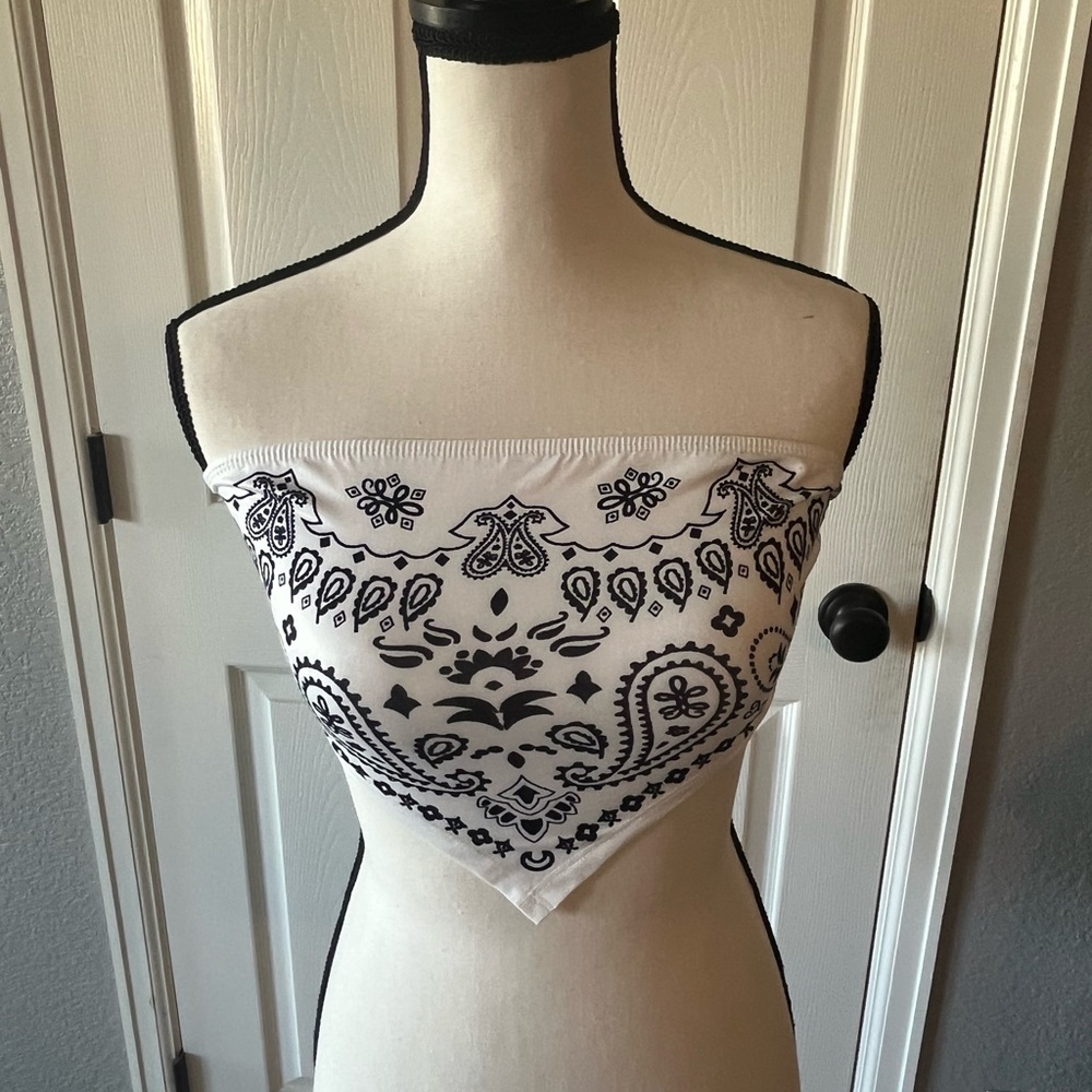 SHEIN Asymmetrical Cream Crop Top